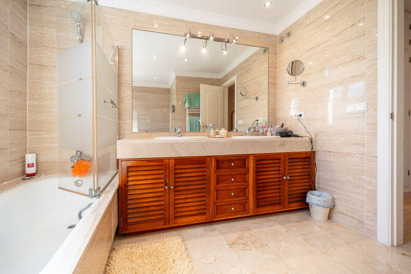 3 bedroom Townhouse for sale