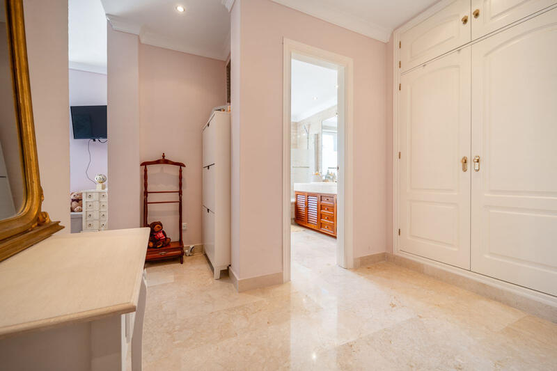 3 bedroom Townhouse for sale