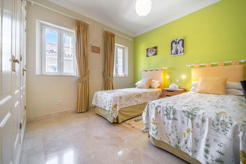 3 bedroom Townhouse for sale