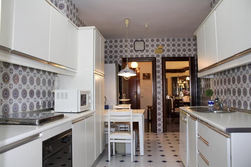 4 спальная комната квартира продается