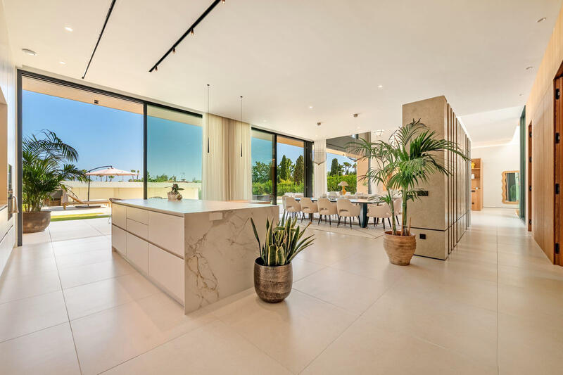 6 спальная комната вилла продается