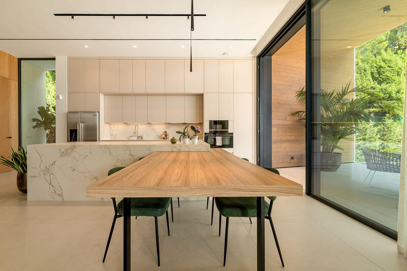 6 спальная комната вилла продается