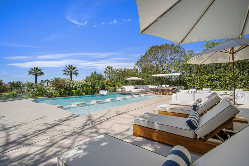 6 спальная комната вилла продается