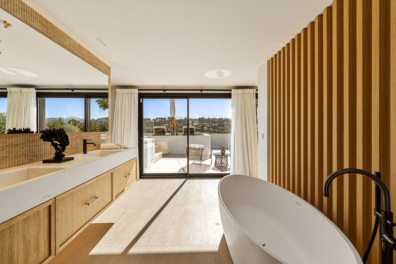 6 bedroom Villa for sale