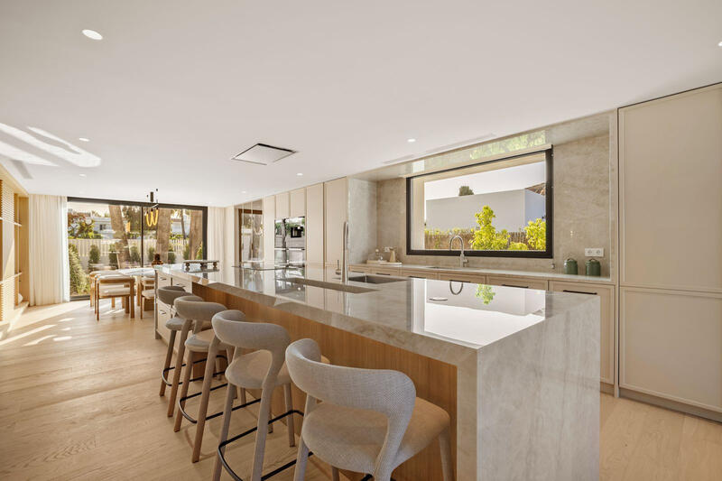 6 bedroom Villa for sale