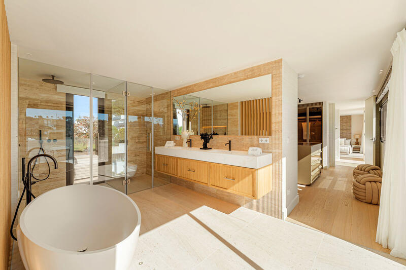 6 bedroom Villa for sale