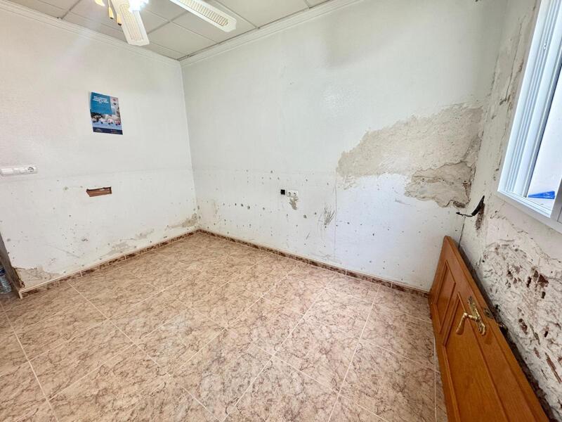 2 slaapkamer Gezinswoning Te koop