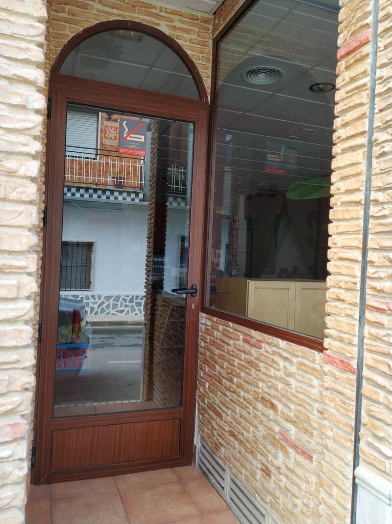 Kommersiella fastigheter till salu Kommersiella fastigheter till salu