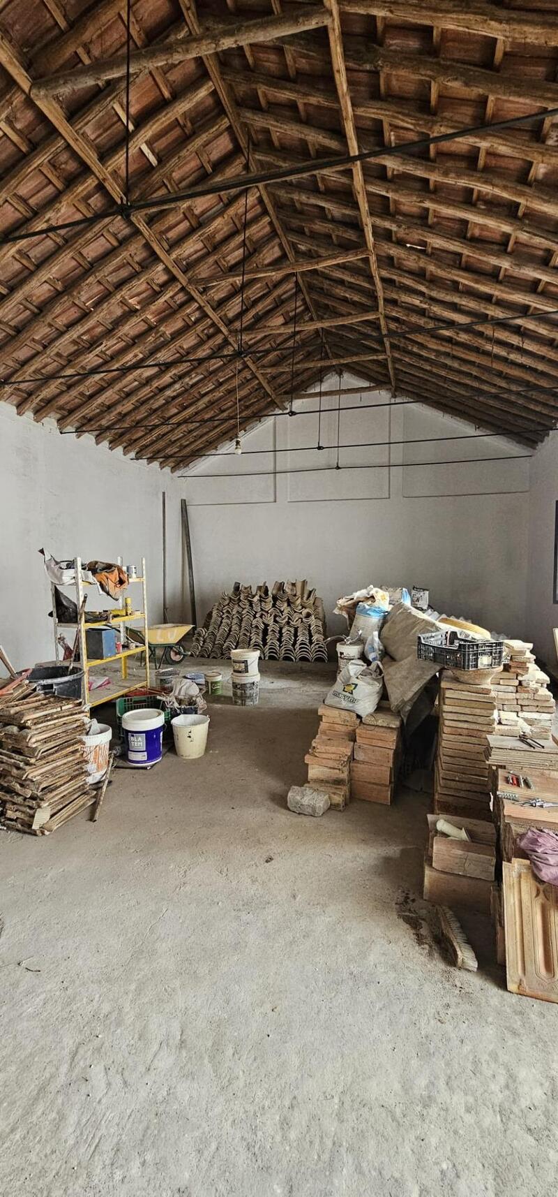 городская тюрьма продается городская тюрьма продается