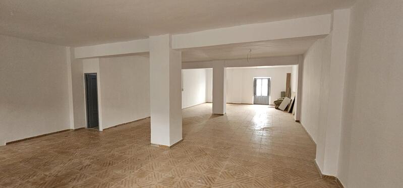 городская тюрьма продается городская тюрьма продается