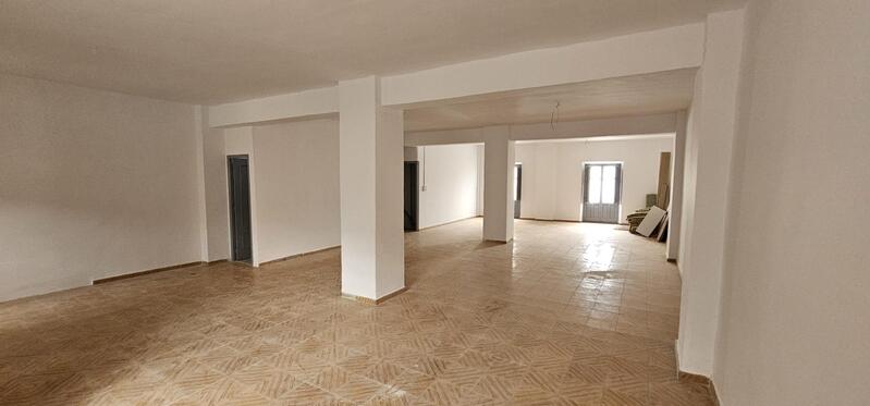 городская тюрьма продается городская тюрьма продается