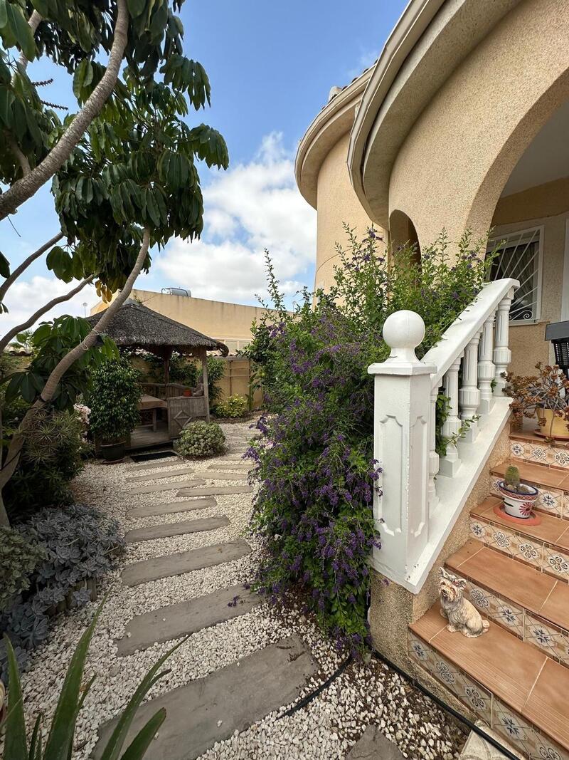 3 Schlafzimmer Villa zu verkaufen 3 Schlafzimmer Villa zu verkaufen