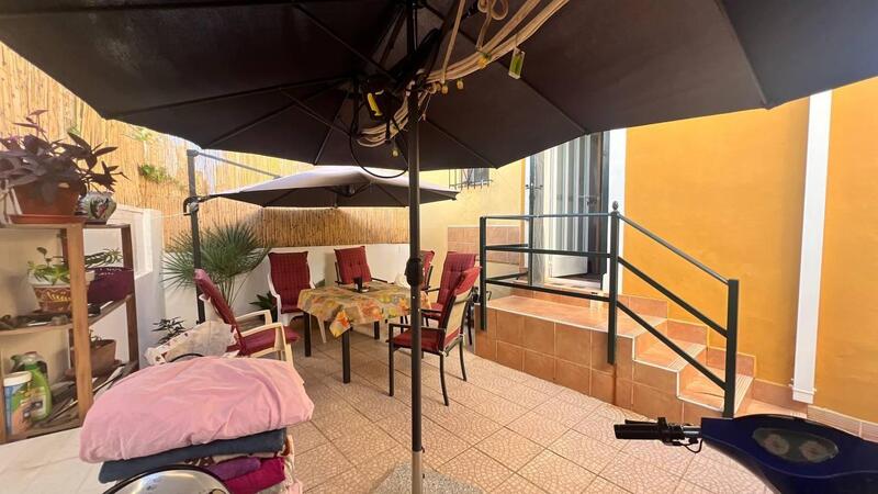 3 slaapkamer Gezinswoning Te koop