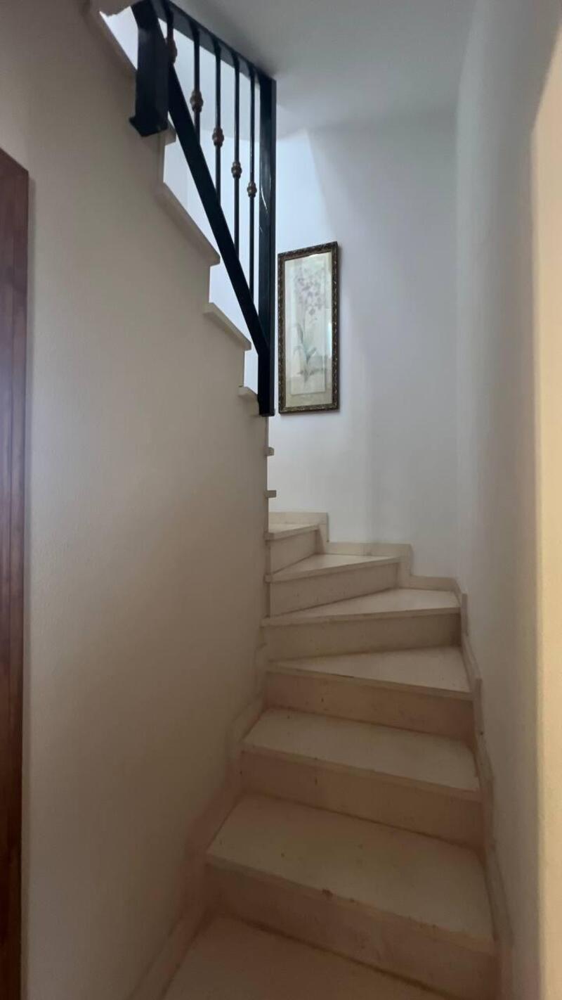 3 slaapkamer Gezinswoning Te koop