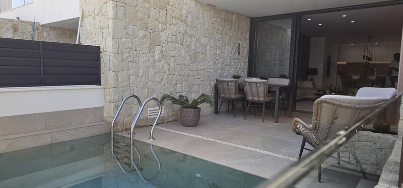 3 спальная комната вилла продается