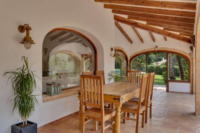 4 спальная комната вилла продается