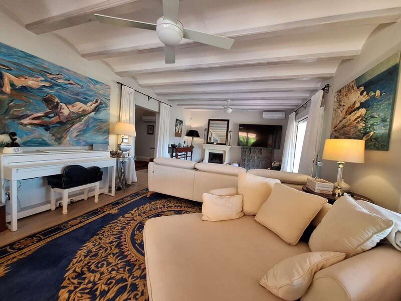 4 спальная комната вилла продается