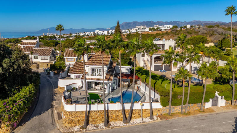 Villa til salg i Calahonda, Málaga