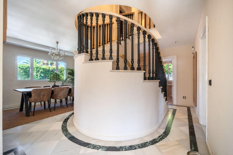 6 soverom Villa til salgs