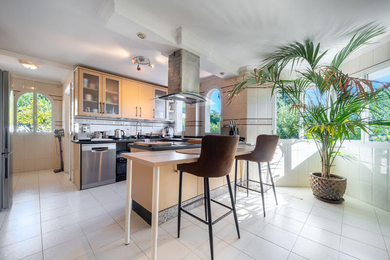 6 soverom Villa til salgs