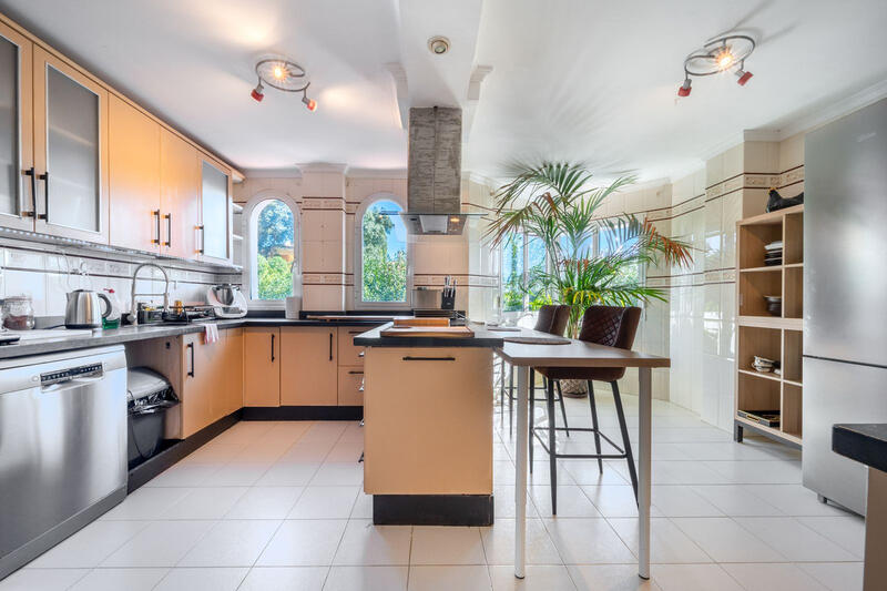 6 soverom Villa til salgs