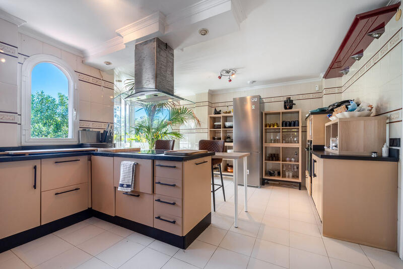 6 soverom Villa til salgs