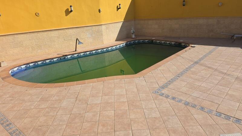 4 спальная комната вилла продается