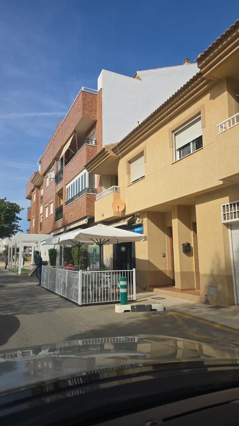 3 спальная комната Коммерческая недвижимость продается