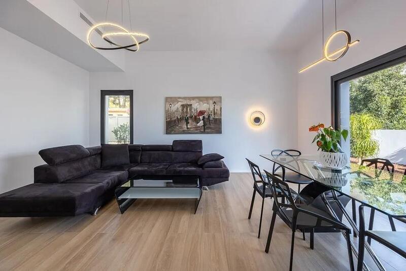 4 спальная комната вилла продается