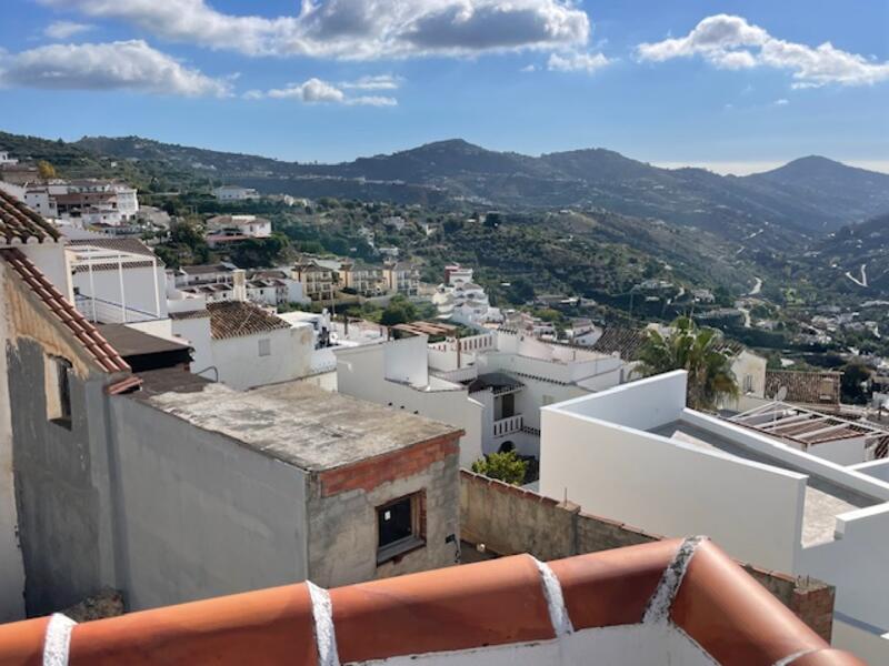 2 спальная комната городская тюрьма продается