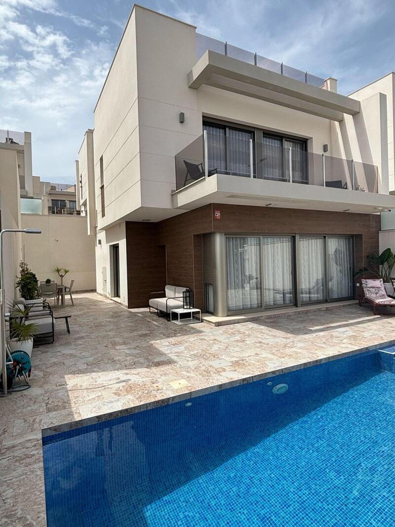 Villa en venta en Orihuela Costa, Alicante