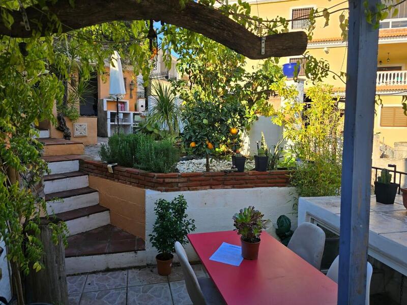 2 bedroom Townhouse for sale