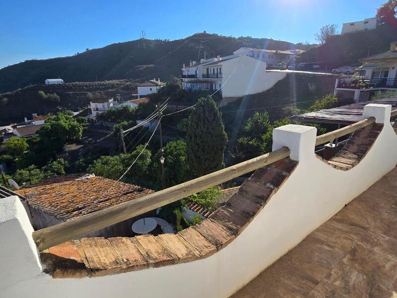 2 bedroom Townhouse for sale