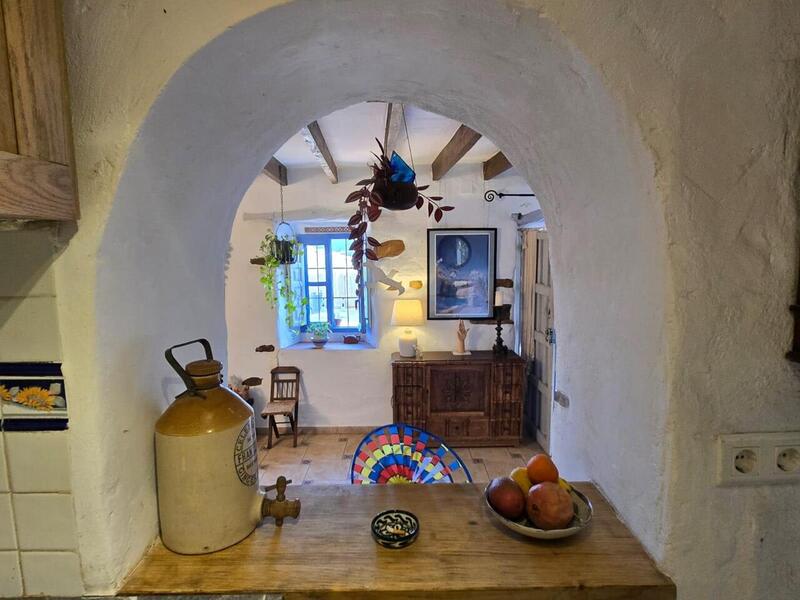 2 bedroom Townhouse for sale