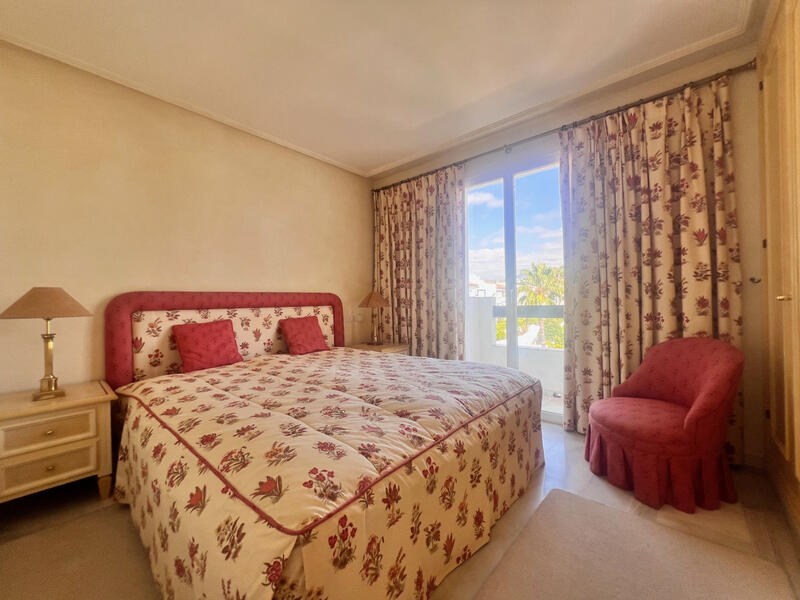 2 slaapkamer Appartement Te koop 2 slaapkamer Appartement Te koop