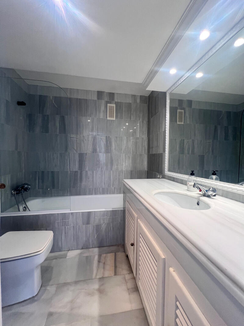 2 slaapkamer Appartement Te koop 2 slaapkamer Appartement Te koop