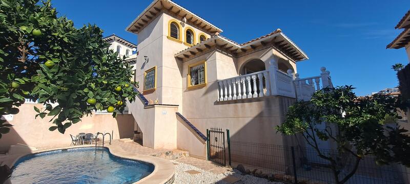 Villa zu verkaufen in La Zenia, Alicante
