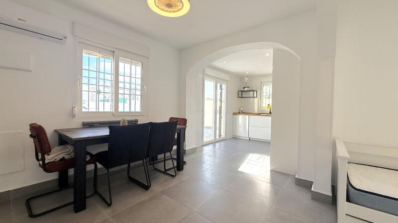 2 спальная комната Деревенский Дом продается 2 спальная комната Деревенский Дом продается