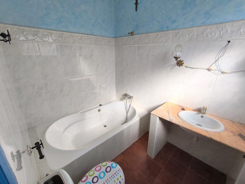 3 bedroom Country House for sale 3 bedroom Country House for sale