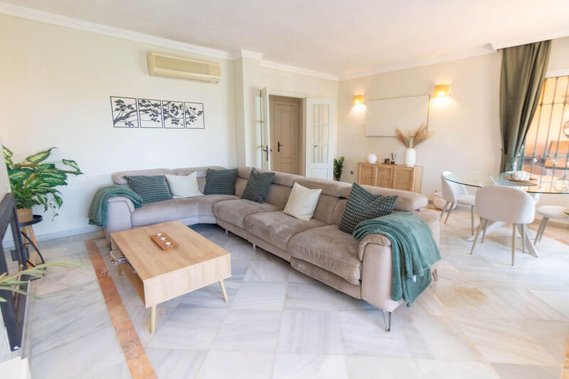 3 slaapkamer Gezinswoning Te koop 3 slaapkamer Gezinswoning Te koop