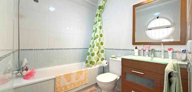 2 bedroom Townhouse for sale