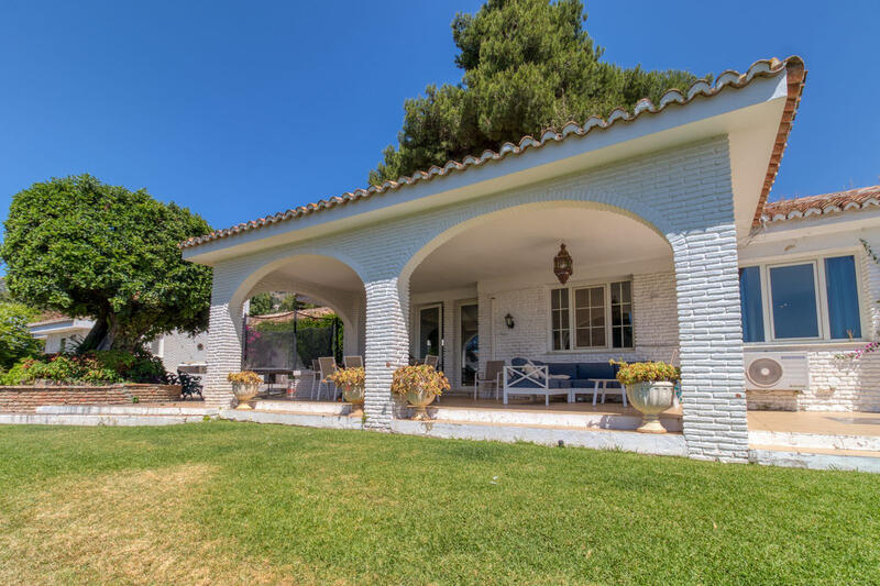 6 bedroom Villa for sale