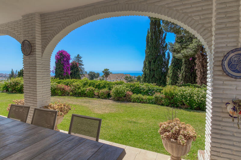 6 bedroom Villa for sale