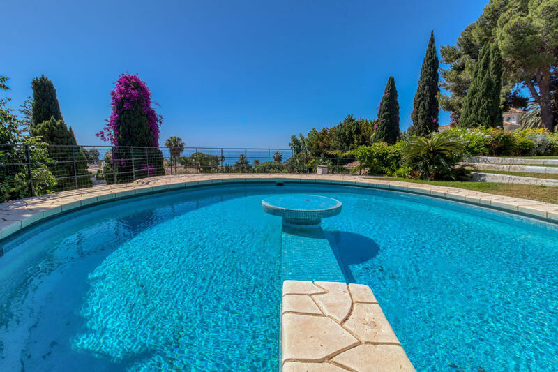 6 bedroom Villa for sale