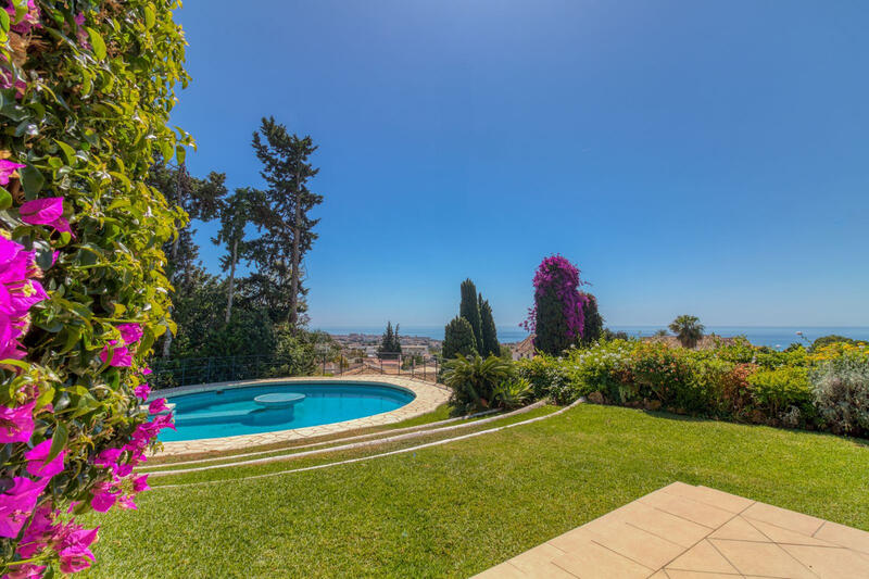 6 bedroom Villa for sale