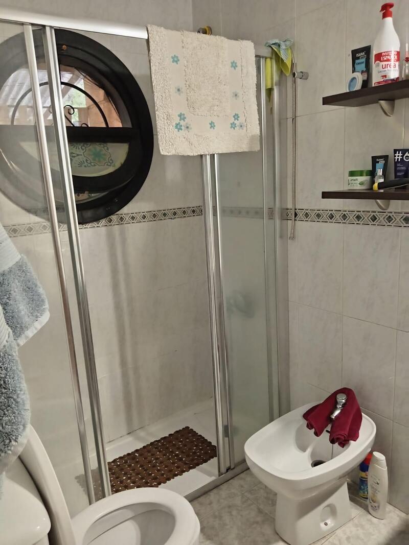 2 slaapkamer Gezinswoning Te koop 2 slaapkamer Gezinswoning Te koop