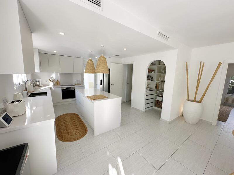 4 bedroom Villa for sale