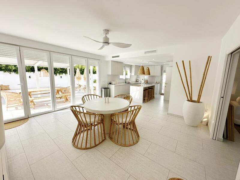 4 bedroom Villa for sale