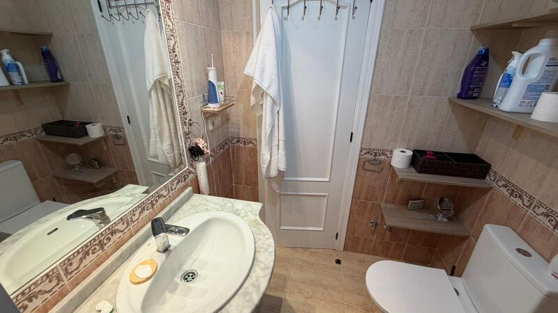 2 slaapkamer Gezinswoning Te koop 2 slaapkamer Gezinswoning Te koop