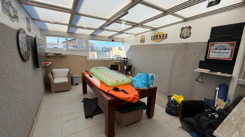 2 slaapkamer Gezinswoning Te koop 2 slaapkamer Gezinswoning Te koop